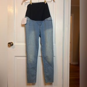 NWT Isabel Maternity Crossover Panel Jeggings